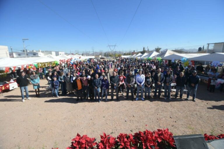 Posada de la UACH con el rector presente