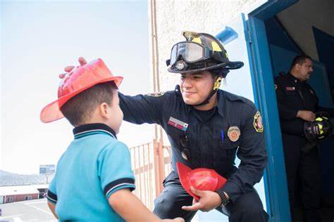 «Mis primeros pasos en la prevención de incendios» programa llevado por Bomberos a escuelas