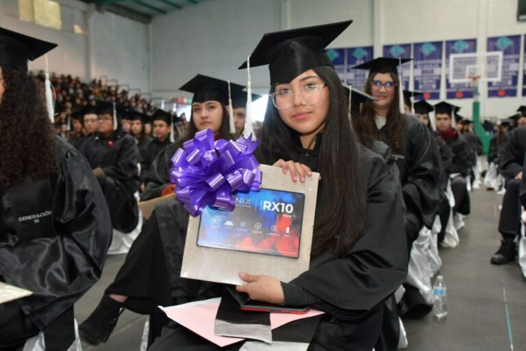 «Generación de excelencia» entregan premios a estudiantes