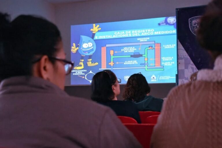 JMAS imparte curso de plomería para Mujeres