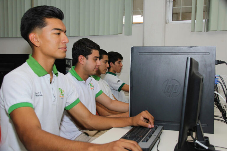 CECyTECH invita a los jóvenes a sus planteles