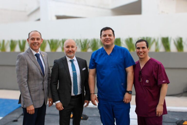 «Pasaporte azul» por parte de Canaco y Clúster Médico