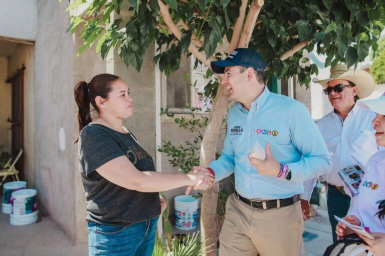 Marco Bonilla visita Jardines del Sol para platicar con los vecinos