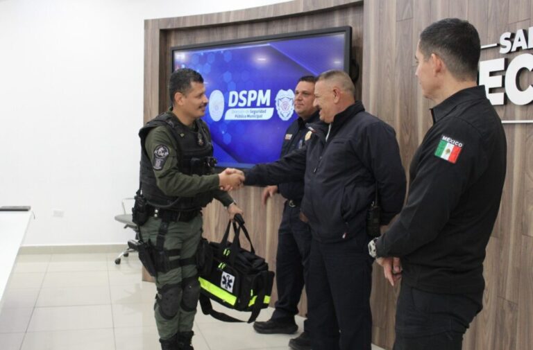 Nuevos kits de primeros auxilios para policías paramédicos