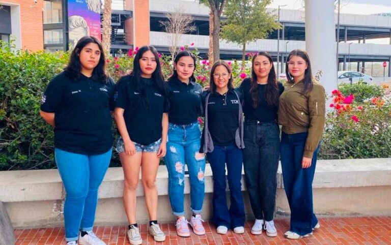 20 Orgullosas Chihuahuenses representan el estado en Campeonato de robótica