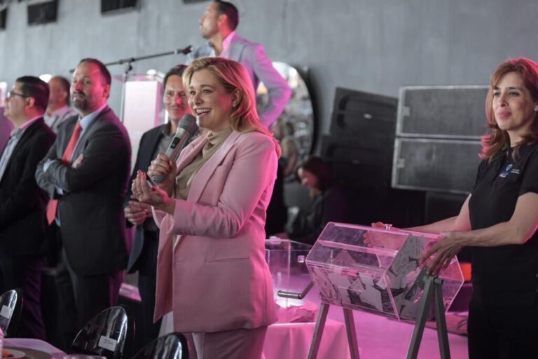 Maru celebra día de las madres con trabajadoras