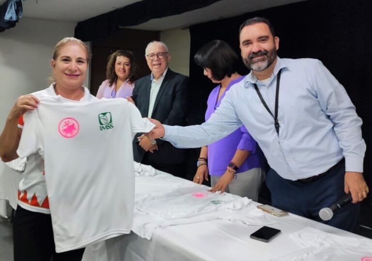 Grupo Rarámuri representó a IMSS en evento de danza
