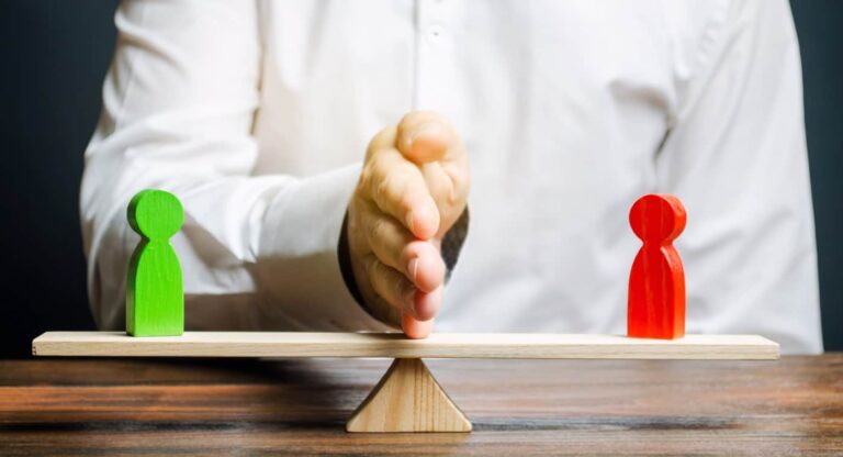 Regidor dice que es vergonzoso usar universitarios para defender intereses partidistas