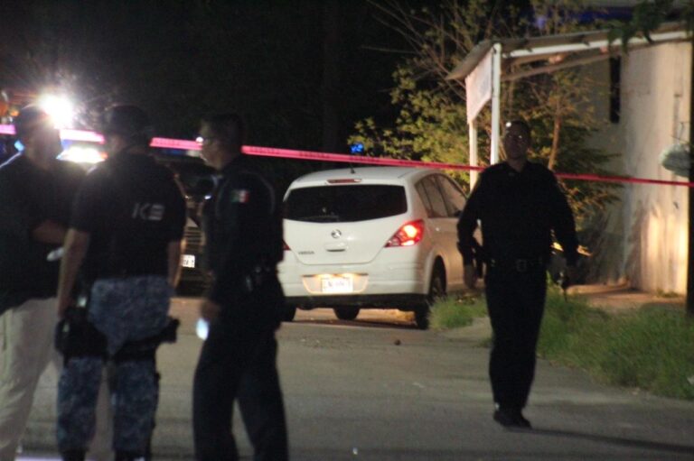 Ejecutan a hombre andando en su vehículo