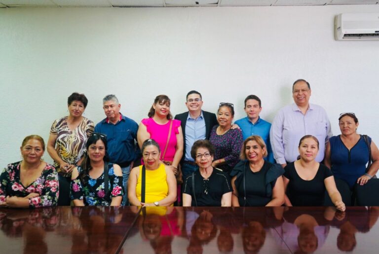 Debido a la destitución del personal, padres de familia se hacen cargo de escuela de artes