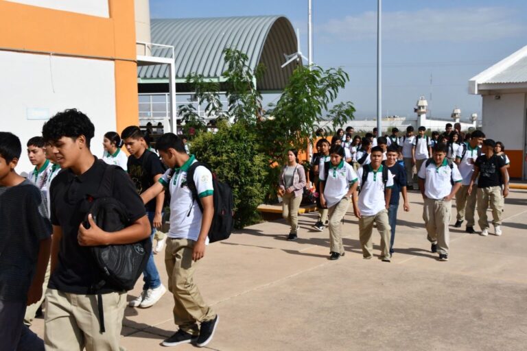 SEyD habilitó un centro de atención telefónica para estudiantes