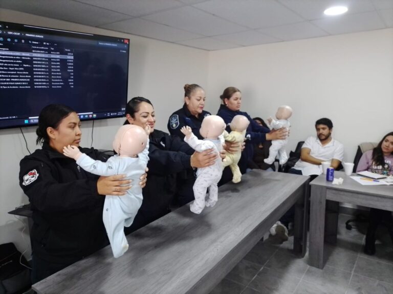 Capacitan a personal de Sistema penitenciario femenil