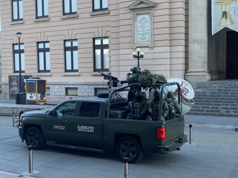 Mesa de Seguridad en Palacio