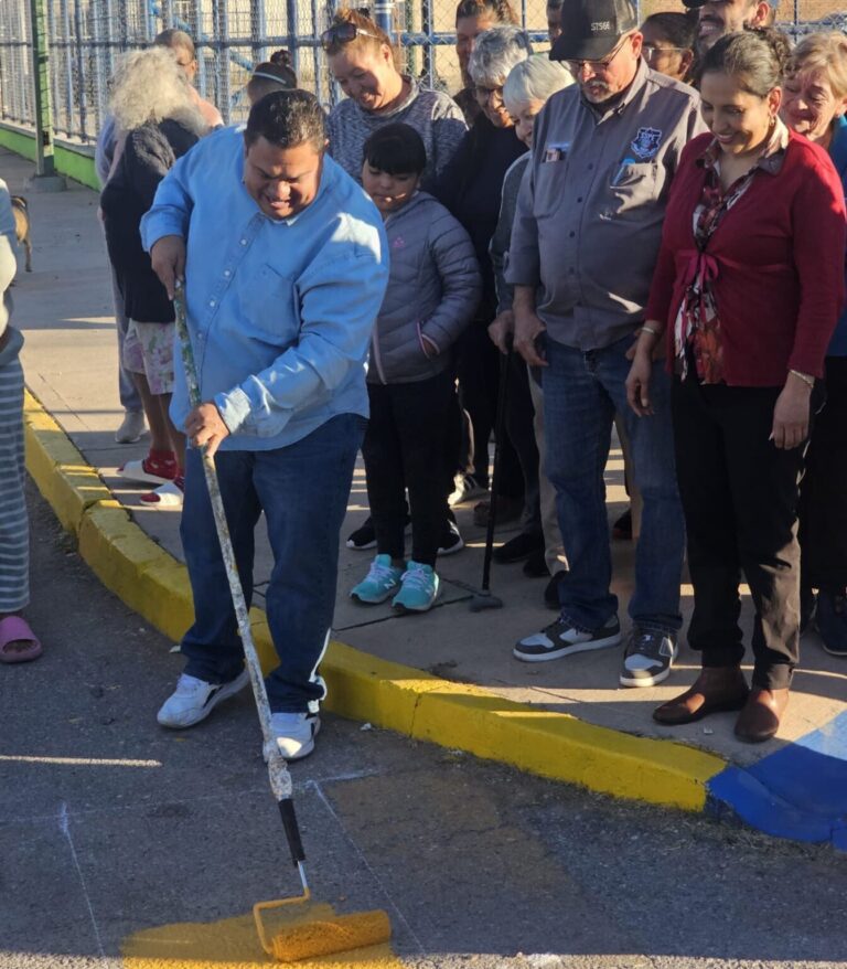 Colonia Los Nogales es visitada por regidores del PAN