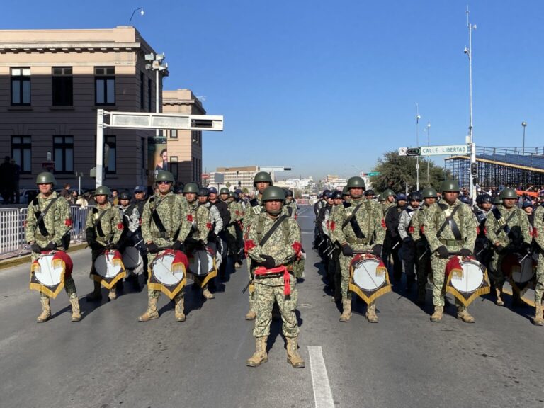 Desfile por 20 de noviembre