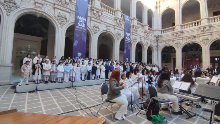 Concierto Mariposa de Otoño fue interpretada en congreso