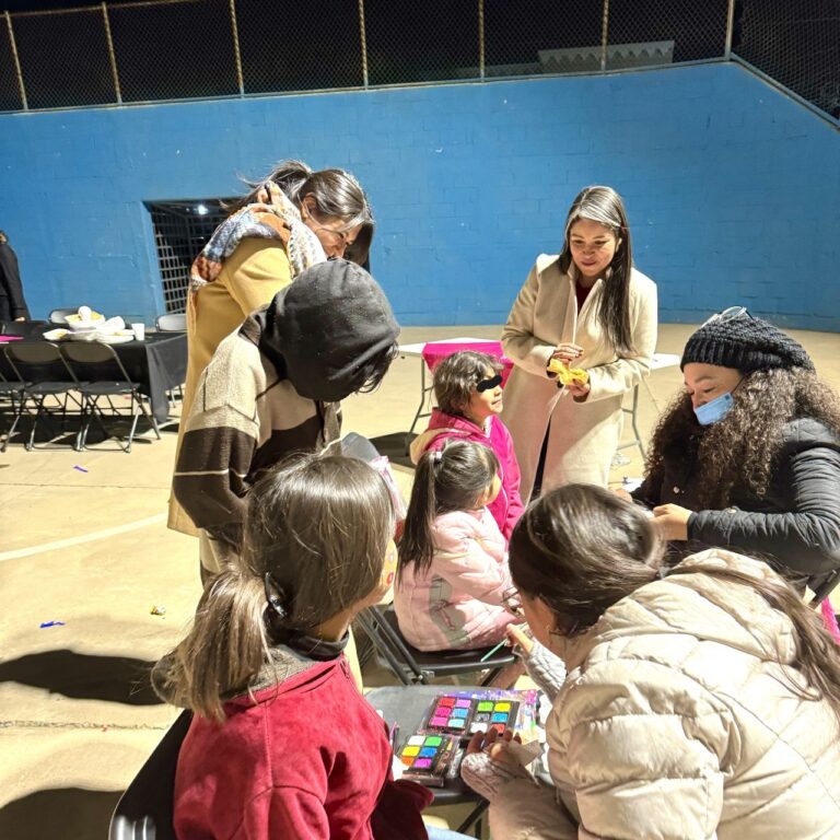 Nancy Frias inicia con posadas navideñas