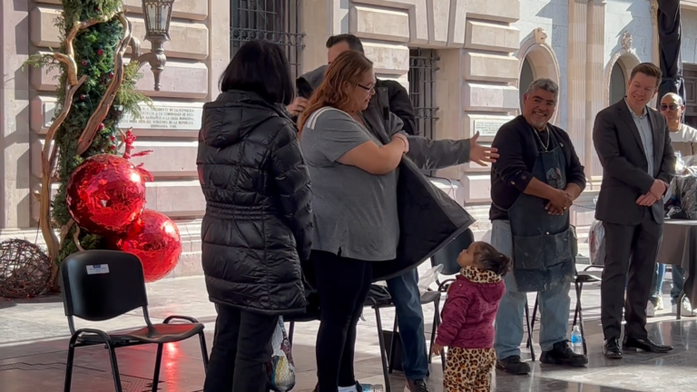 Marco Bonilla da navidad a Boleros