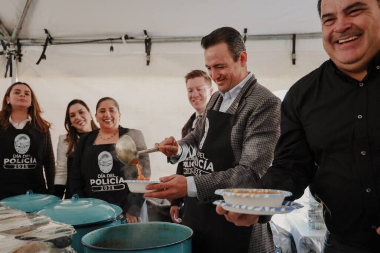 Alcalde apoya en actividades por «El dia del Policía»