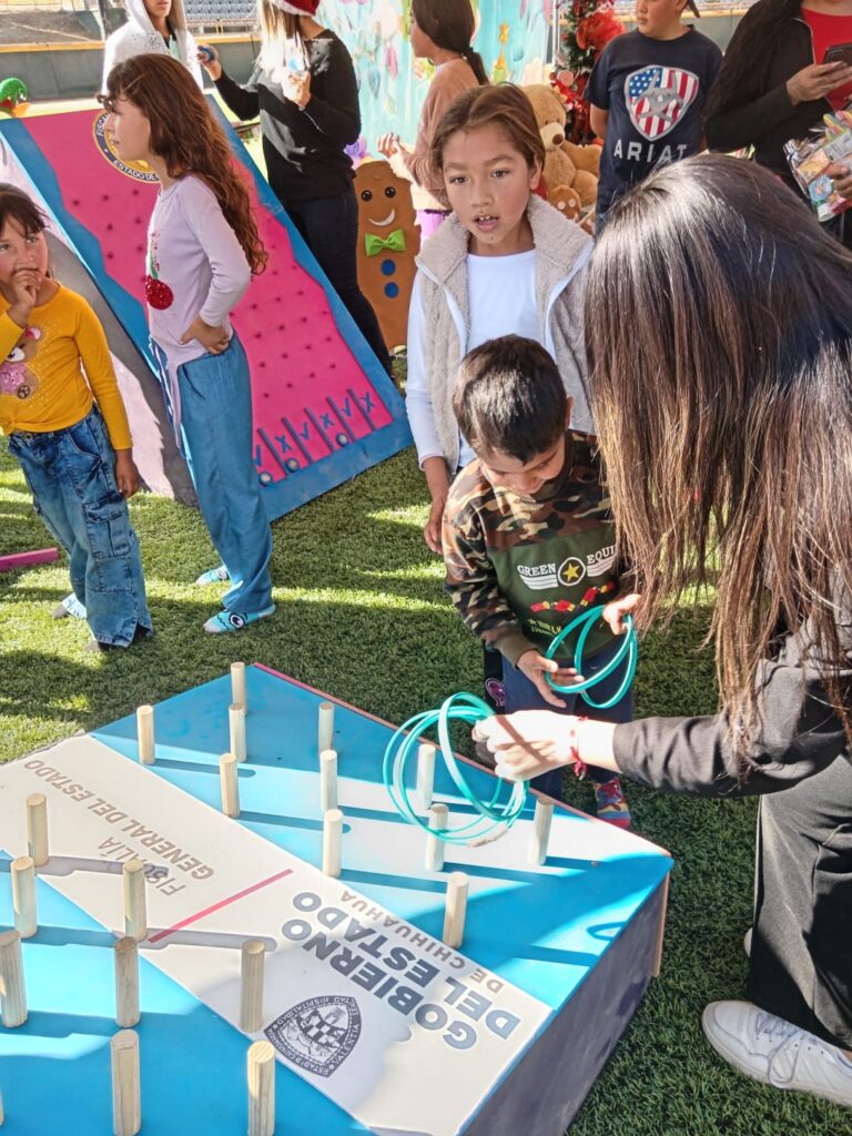 FGE lleva a cabo mega posada en Parral