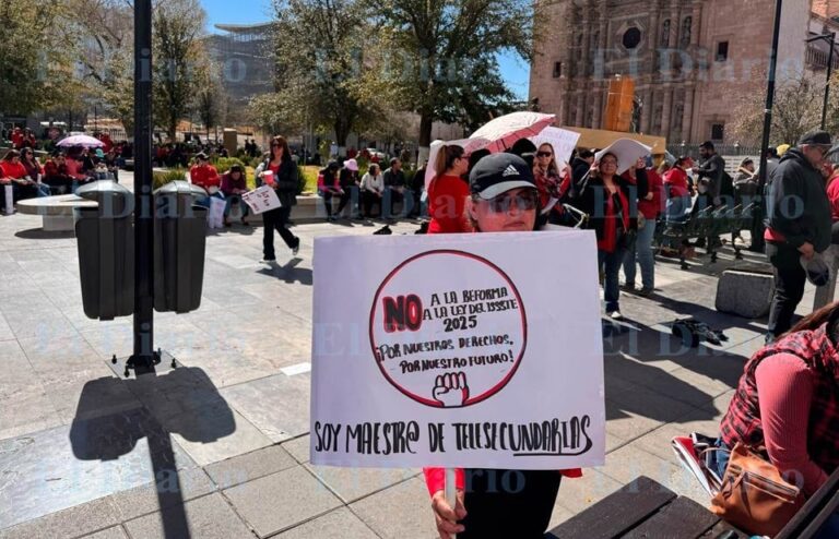 Protestan maestros contra reforma del ISSSTE