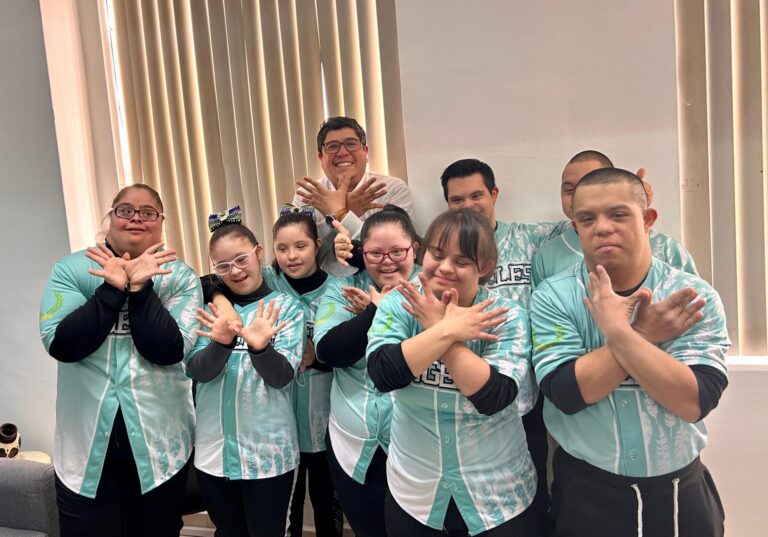 Regidor Adán Galicia respalda al “Equipo Ángeles” rumbo al Mundial en Orlando