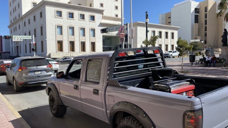 Sección 42 del SNTE realiza protesta por deficiencia en pensiones