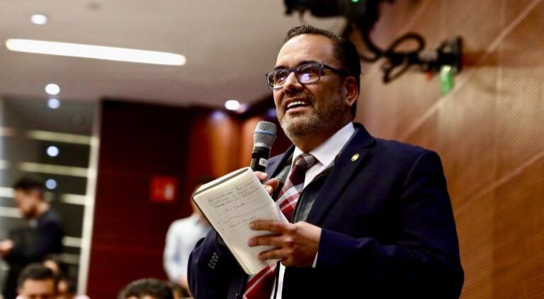 «Cacería de brujas»; Advierte Carlos Loera