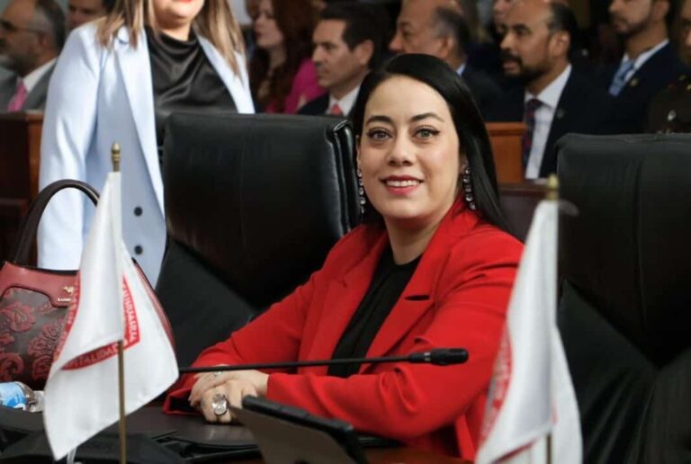 Elizabeth Guzmán se niega a firmar lista de jueces aprobados para el congreso