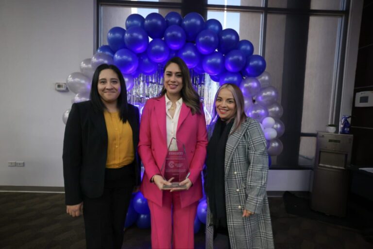 Foxconn da reconocimiento a CEJUM en sector empresarial