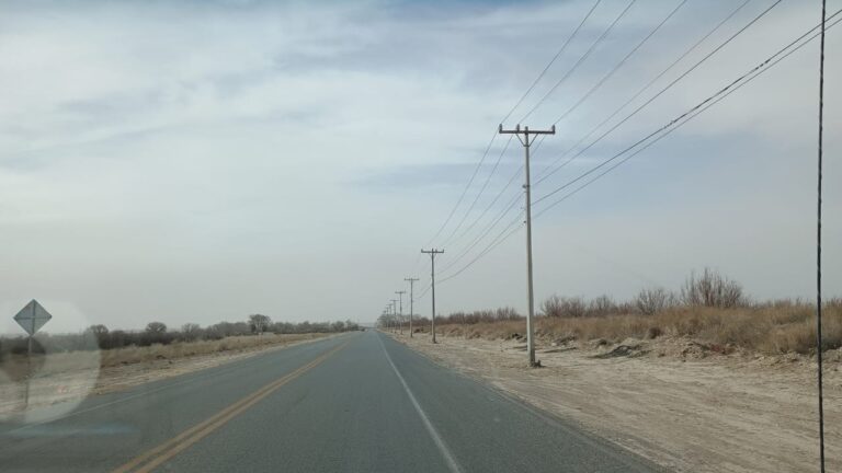 Fuertes vientos vienen junto con frente frío