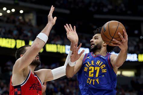 Denver perdió y critican flop de Jokic