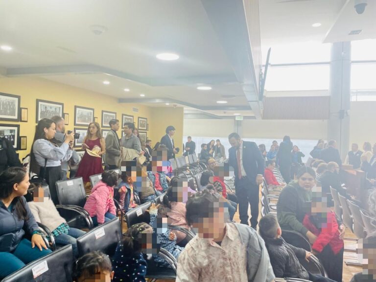 Niños de Casa Cuna conocen congreso del estado