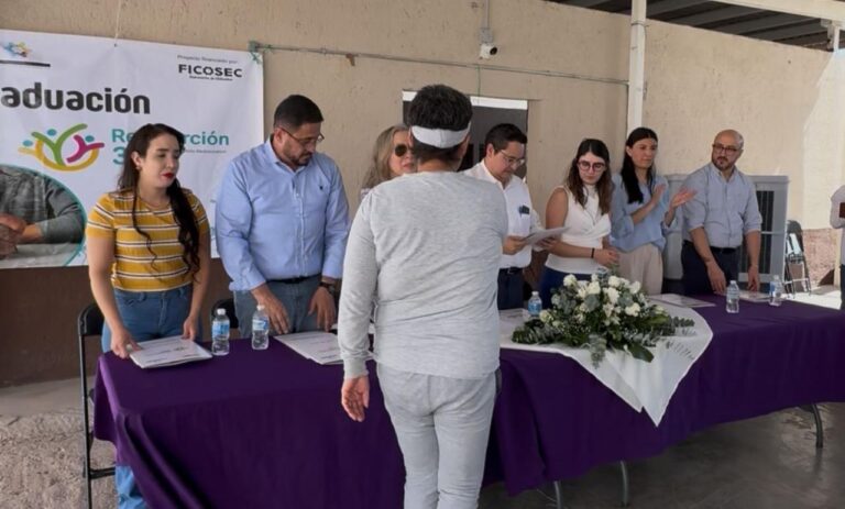 Mujeres del cerezo concluyeron cursos de ingles y repostería