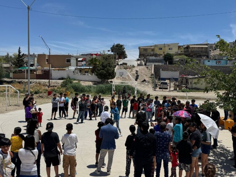 SSPE dona equipo de box a chicos y chicas