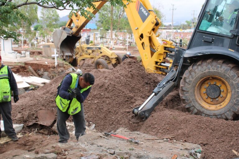 Trabaja municipio en Panteón por lluvias