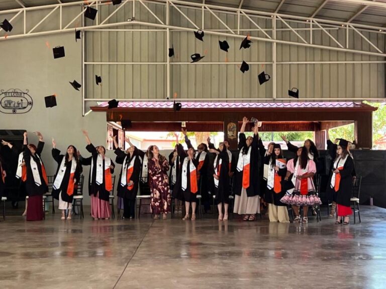 Más de 4 mil egresados del CECYTECH