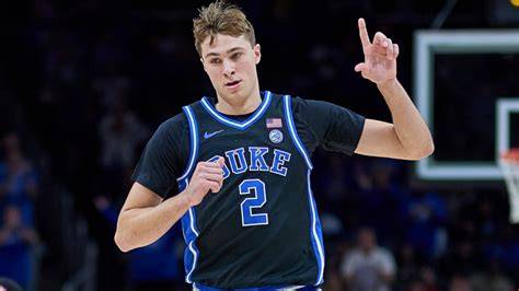 Estrategia de los Mavs, guardar a Cooper Flagg