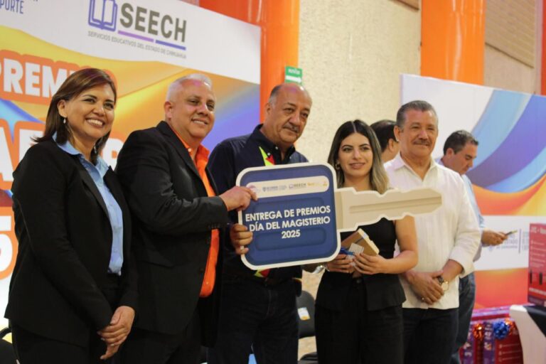 Celebran a docentes del SNTE 8