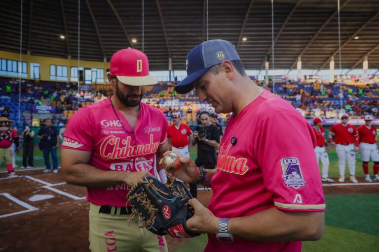 Bonilla lanzó primera bola