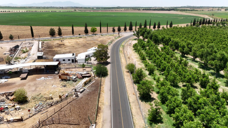 Rehabilitan carreteras en delicias y alrededores