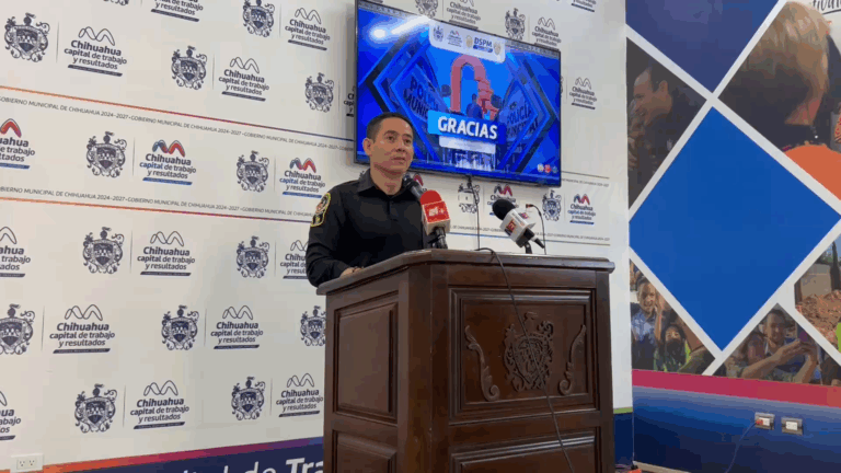 Julio Salas ha despedido a 43 elementos de la policia