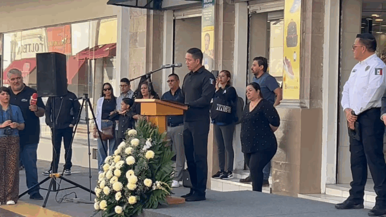 Homenaje a bomberos caídos en servicio