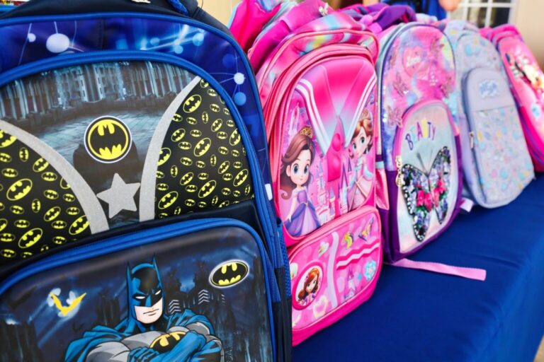 DIF entrega kits escolares