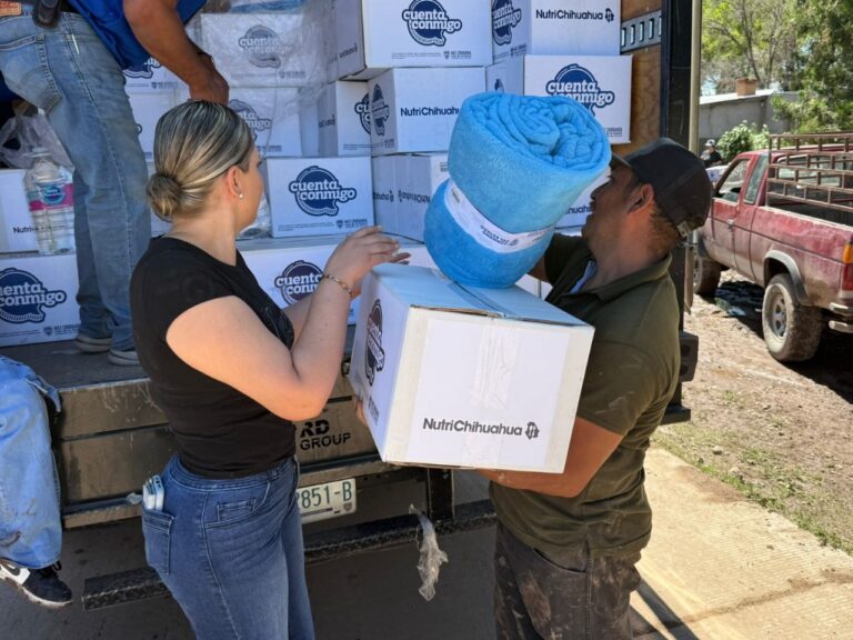 Yesenia Reyes apoya a familias de Colonia Juárez