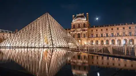 Louvre reabre sus puertas tras robo