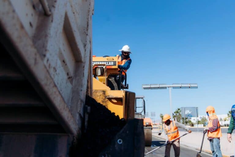 Recarpeteo en lateral de Fuentes Mares