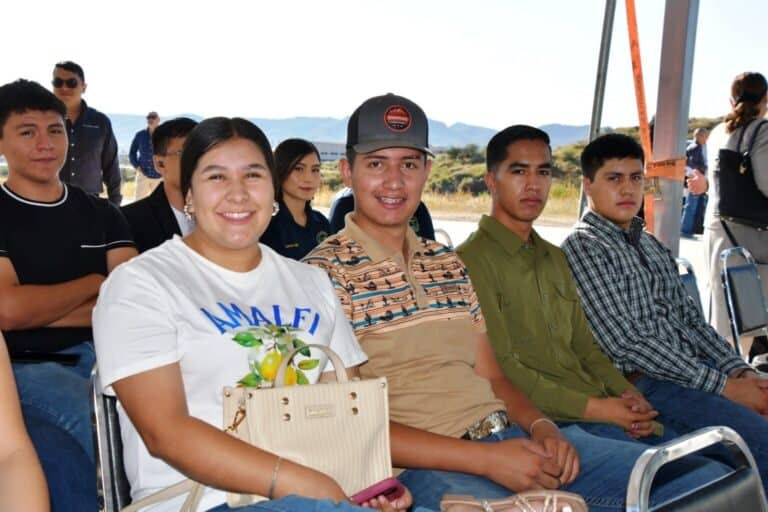 Inauguración de cafetería en UT de Parral