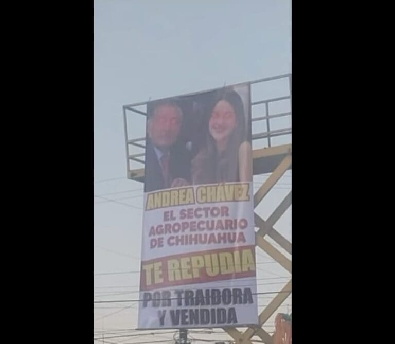 Productores protestan en posada de senadora Andrea Chávez en Delicias