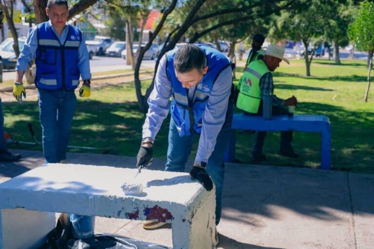 Bonilla supervisa mantenimiento en parque Platanito